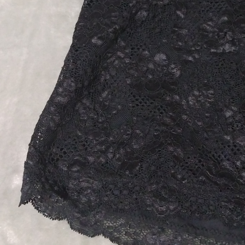 Vs - Picture 2 of 3